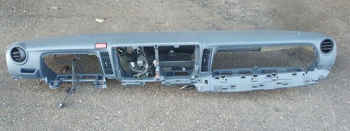 Deska rozdzielcza konsola Mitsubishi Fuso Canter po 2012 roku