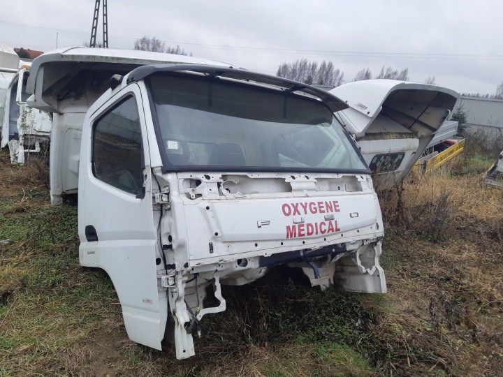 Kabina Mitsubishi Canter Fuso ćwiartka podłoga słupek